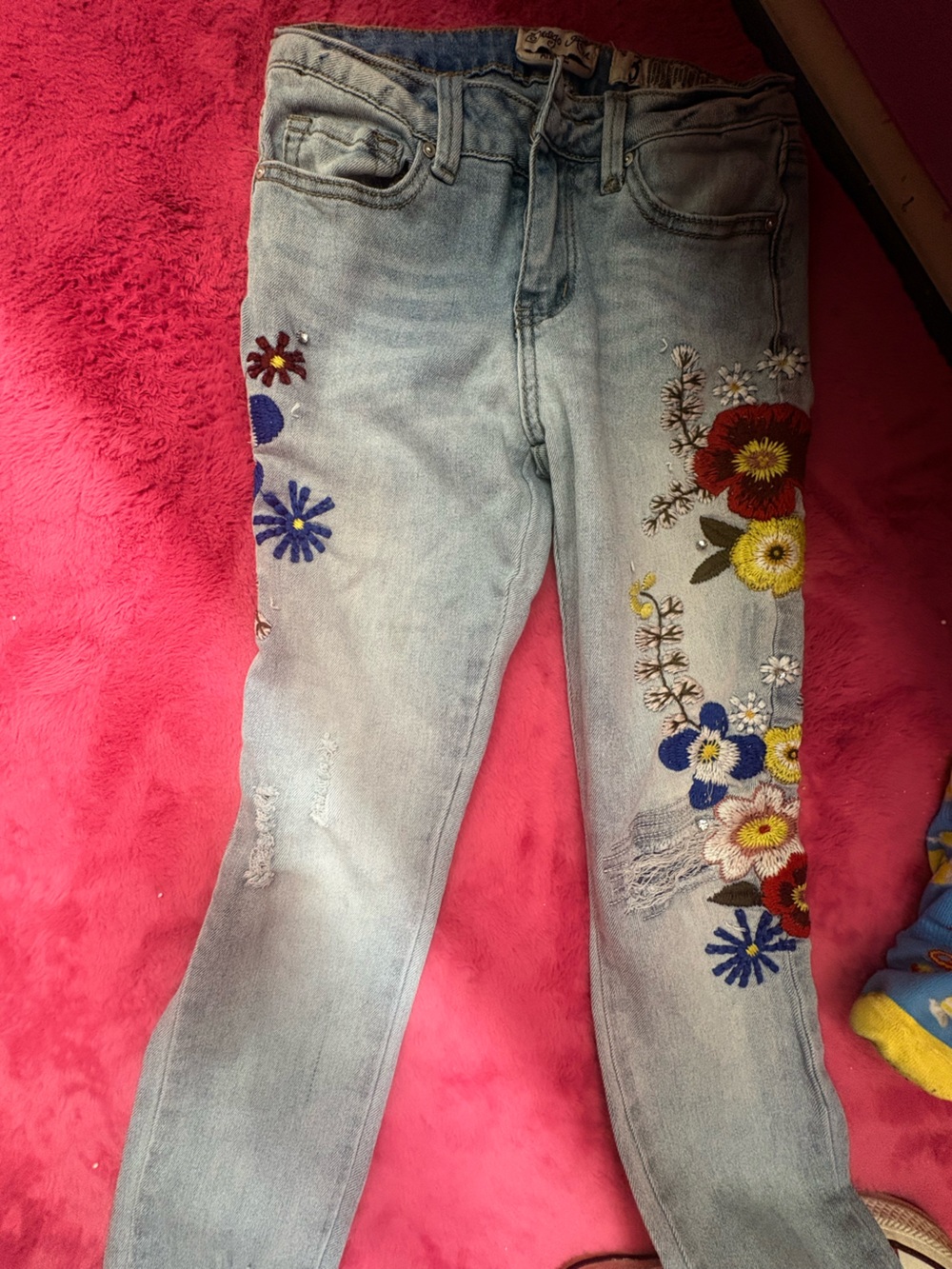 Light Wash Embroidered Women’s Jeans - Floral Detail - Picture 4 of 8
